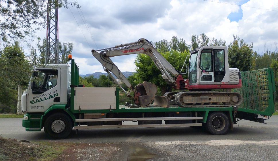 Transporte maquinaria construccion Graus